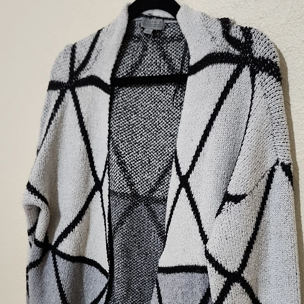 Joseph A Black and Gray Geometric Cardigan - Picture 5 of 12